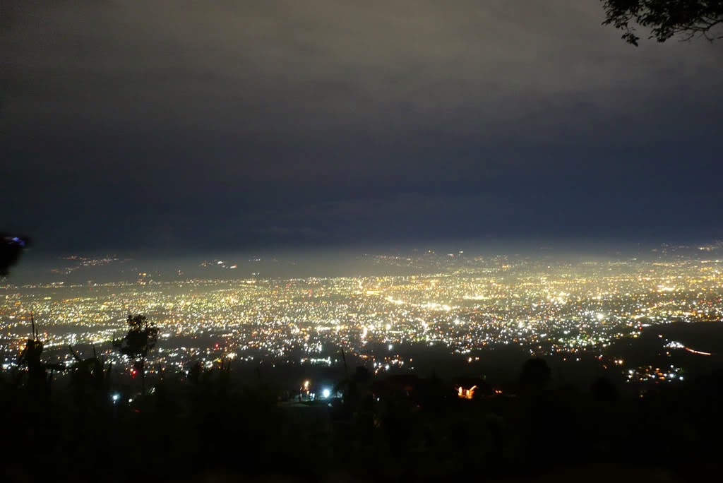 Romantisnya Bukit Bintang di Jogja  Look Jogja