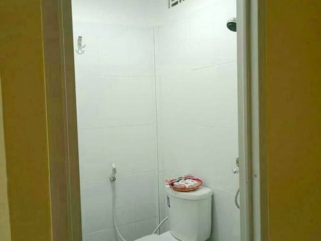 Toilet di The One Guest House