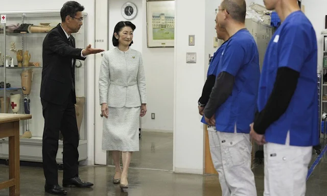 Crown Princess Kiko wore a beige tweed skirt suit, jacket and skirt, during the visit to prosthetic leg manufacturing facility