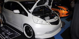 Modifikasi Mobil Honda Jazz 2