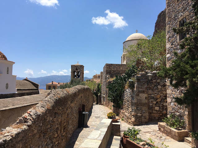 παράξενο πιρούνι, paraxeno pirouni