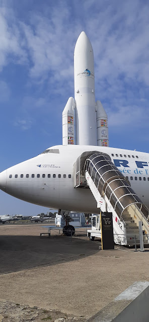 Ariane V and Jumbo 747 Museé de l'air et de l'Espace