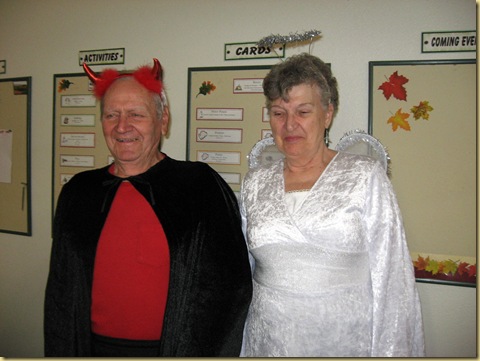 2009-10-31 - AZ, Yuma - Cactus Gardens - Halloween Party-15