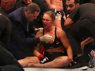 Website Taruhan - Ronda Rousey Masih Menderita Pasca Kekalahannya