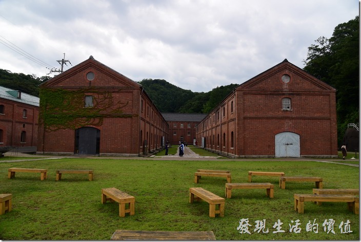 日本舞鶴-紅磚博物館。可惜拜訪當天天氣太熱，否則坐在這裡感受一下當時的氛圍氣憤應該不錯。