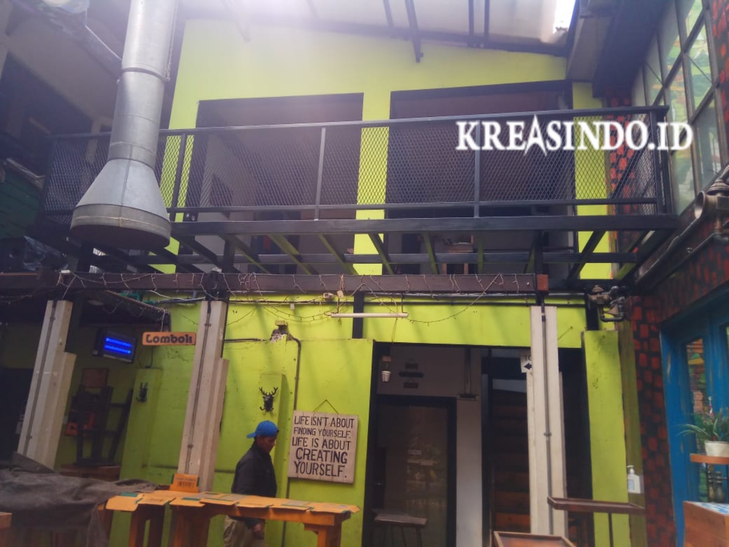 Penampakan Rangka Mezzanine Kafe pesanan Bu Monica di Menteng Jakarta