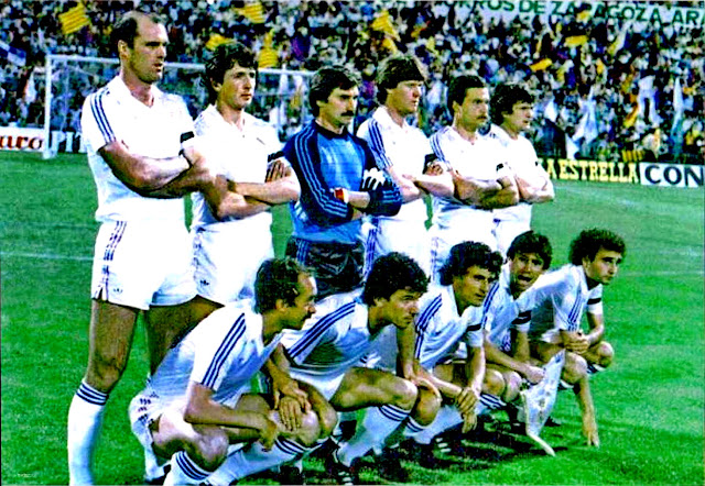 📸REAL MADRID C. F. 📆04/06/1983 👥Metgod, Ángel, Miguel Ángel, Bonet, San José, Camach0 👥Stielike, Juanito, Salguero, Santillana y Ricardo Gallego F. C. BARCELONA 2 🆚 REAL MADRID C. F. 1 Sábado 04/06/1983, 22:15 horas. LXXIX Copa del Rey, final. Zaragoza, estadio de La Romareda: 34.000 espectadores. GOLES: ⚽1-0: 32’, Víctor Muñoz. ⚽1-1: 50’, Carlos Santillana. ⚽2-1: 90’, Marcos Alonso.