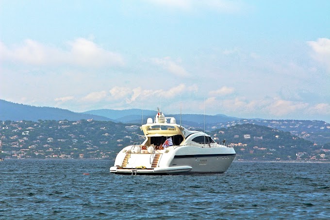 A perfect day yacht charter on the French Riviera