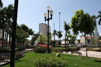 Praça Dr. Gama no Centro de Birigui - Blog do Asno