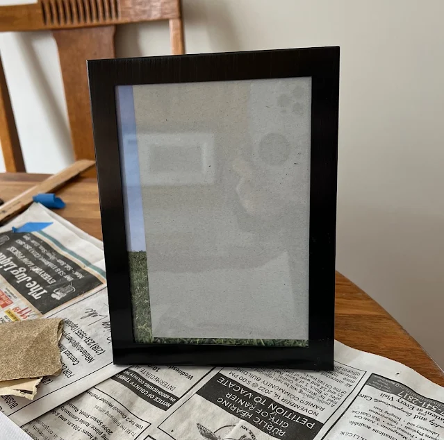 Photo of a 4 1/2" x 6 1/2" frame.