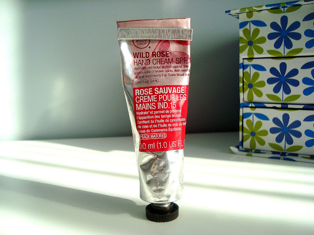 [REZENZJA] The Body Shop, Wild Rose, Hand Cream SPF 15 (Krem do rąk `Dzika róża`)