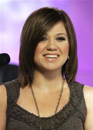 Kelly Clarkson hairstyles