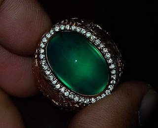 Batu Bacan Gulau BC042 Special Quality Body Glass Luster Siang Malam Ikatan Perak