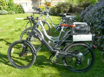 Bicicletas electricas transportando cosas