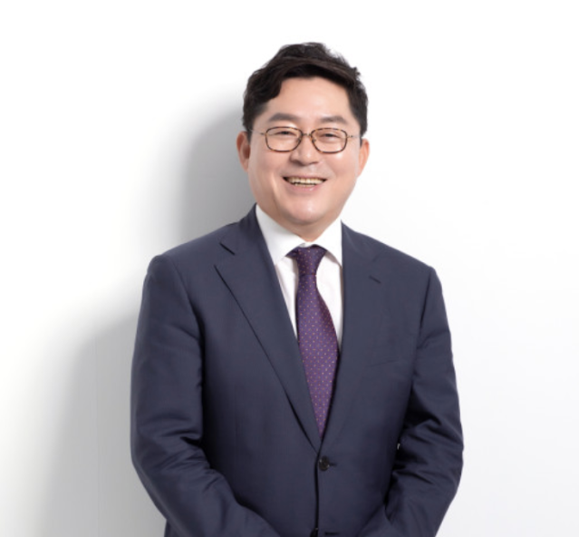 박희승 국회의원이 웃으면 찍은 프로필 사진