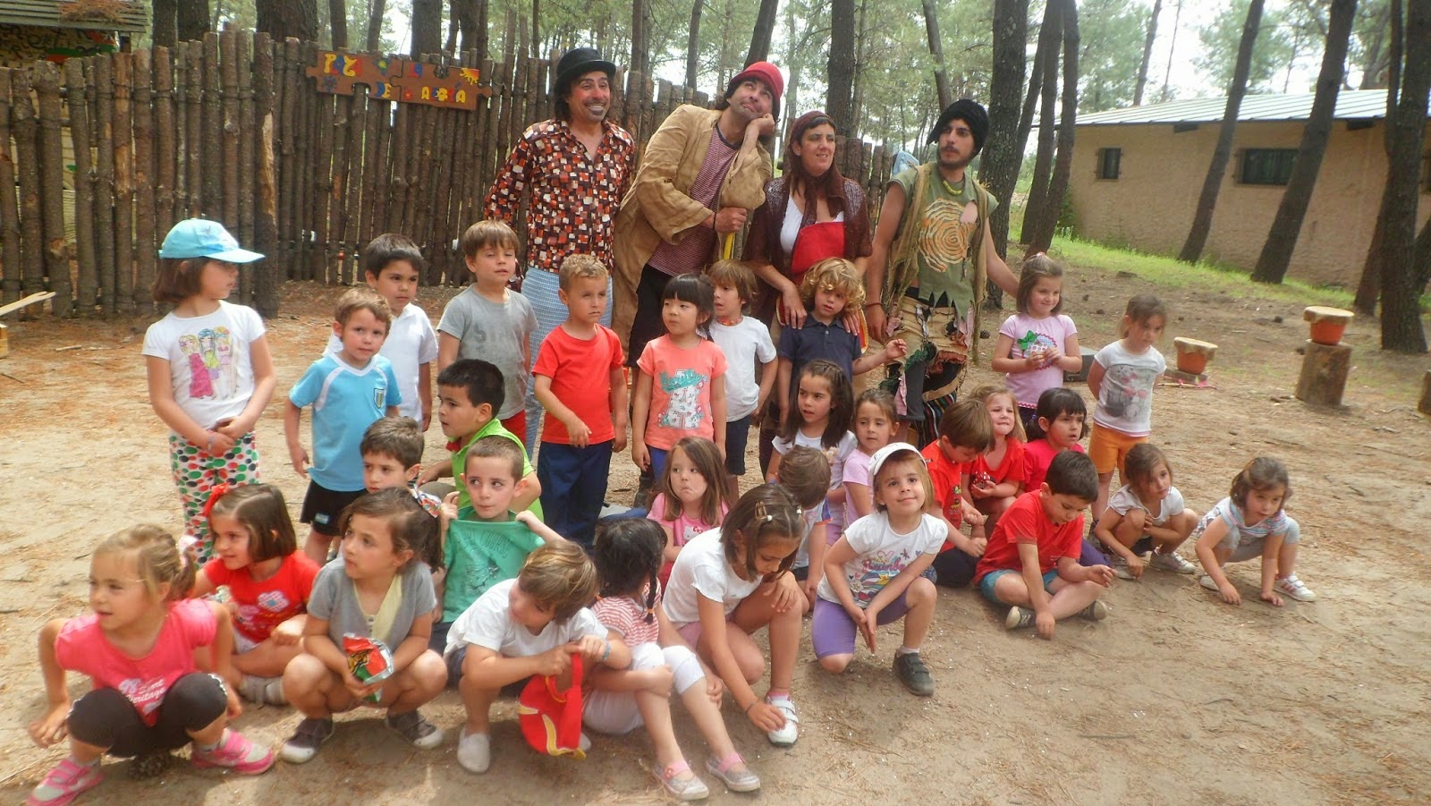 http://aulainfantil-rocio.blogspot.com.es/2014/05/salida-al-quinto-pino.html