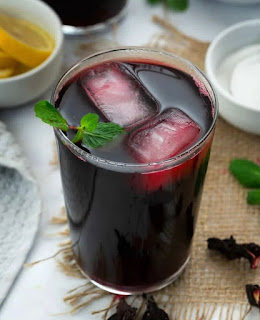 Zobo drink, mint and ice in a glass