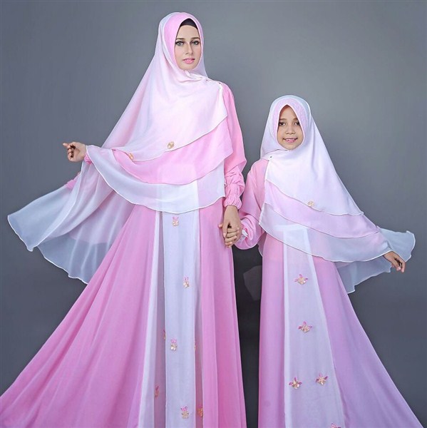  Suasana lebaran menjadi momen yang sangat dinanti bagi umat muslim khususnya 21 Trend Model Busana Muslimah Syar'i Terbaru untuk Idulfitri 2017/2018