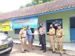 Tiga Pilar Kecamatan Tersono Bagikan Sembako Pada Warga Terdampak Covid-19