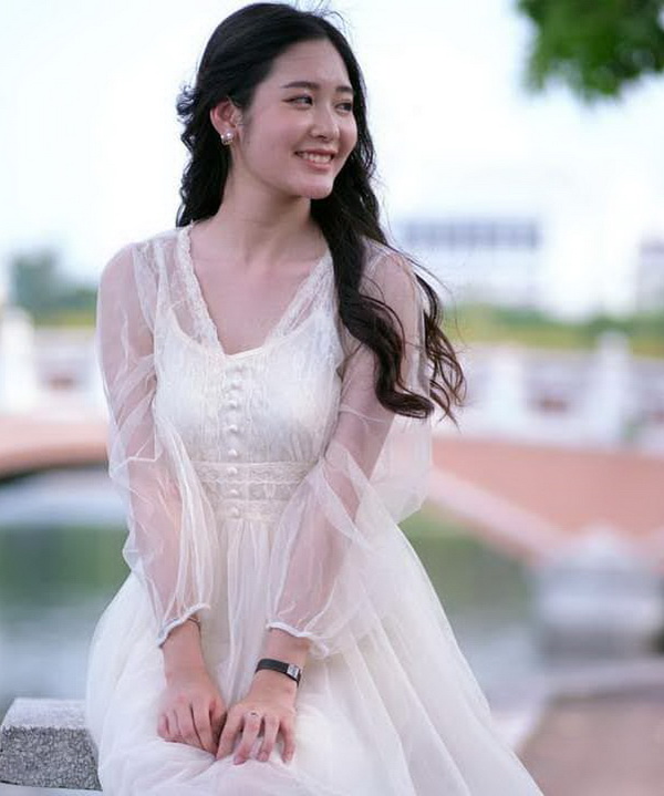 Thiếu nữ xinh