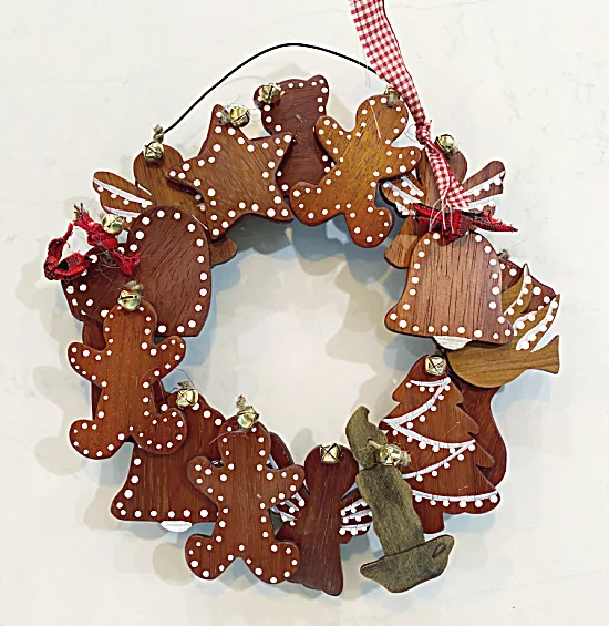wooden cookie wreath with bow