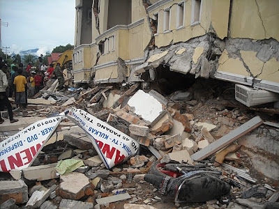 Photo-foto Padang Pra dan Pasca Gempa bumi