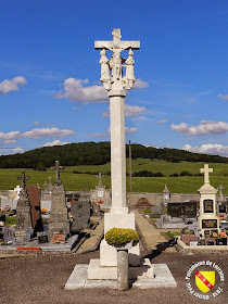 RAINVILLE (88) - Croix-calvaire du cimetière