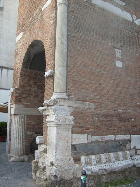 Basamento del campanile della Pietrasanta