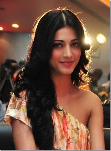 Shruti_Hassan_cute_photo
