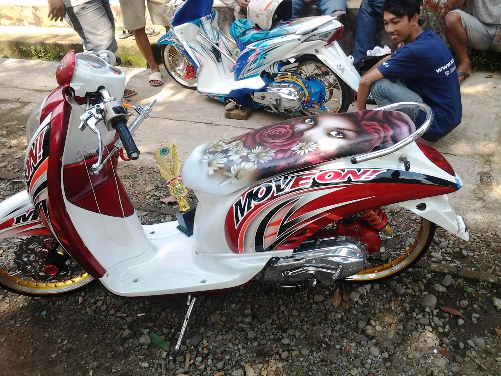 Kangfaeg Motor Airbrush Honda Scoopy Simple Modif