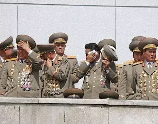 Tại sao sĩ quan Bắc Hàn có nhiều huy chương?