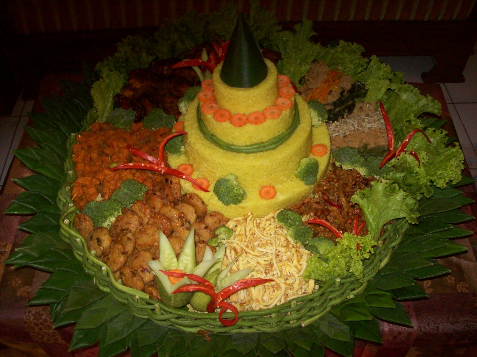 Waktukoe wedding tumpeng  catering Karawang Tumpeng  Ultah  