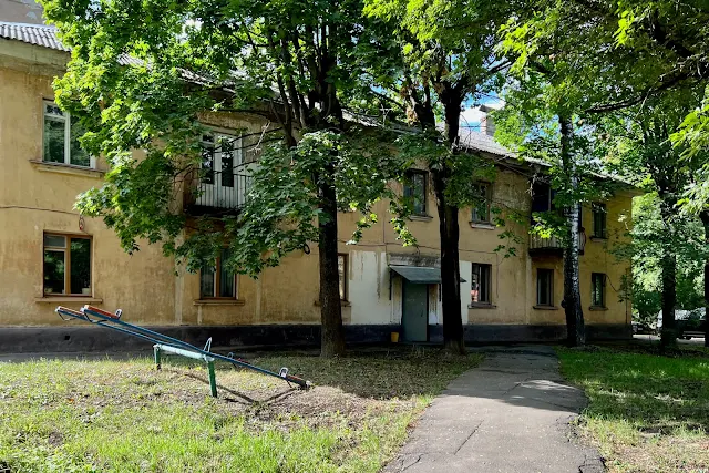 Химки, улица Академика Грушина, улица Станиславского, дворы, жилой дом 1959 года постройки