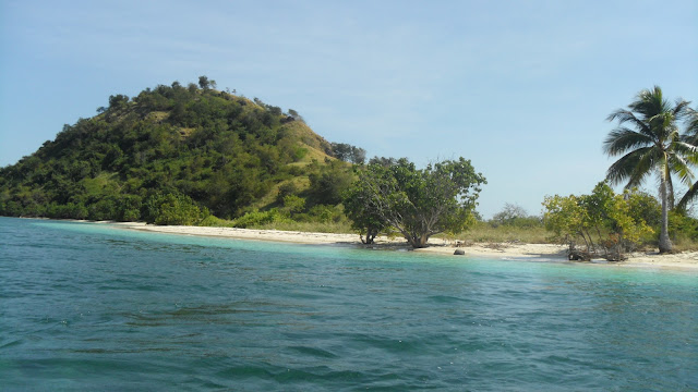 Taman Laut 17 Pulau Riung