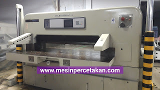 Mesin Potong Kertas POLAR 155 EMC