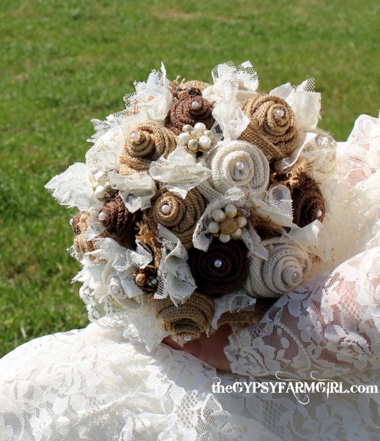 Wedding flowers colors chocolate and tan