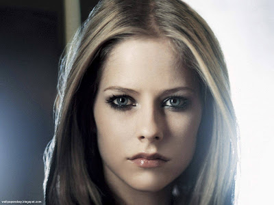 Avril Lavigne desktop wallpapers and photos