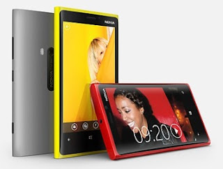 Nokia Lumia 920 vs balckberry Porsche P'9981