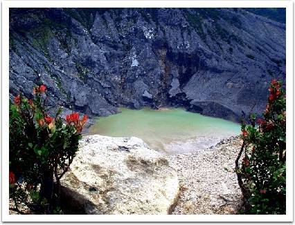 UNIQUE EXPLORER TANGKUBAN  PERAHU  Most enjoyable places in 