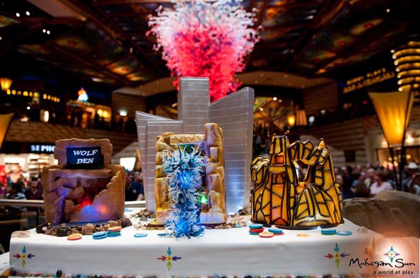 Visitors received complimentary pieces of the Cake Boss' famous cake Yum