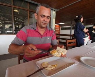 Pão com Ovo é cassado e agora quer lançar a mãe na disputa