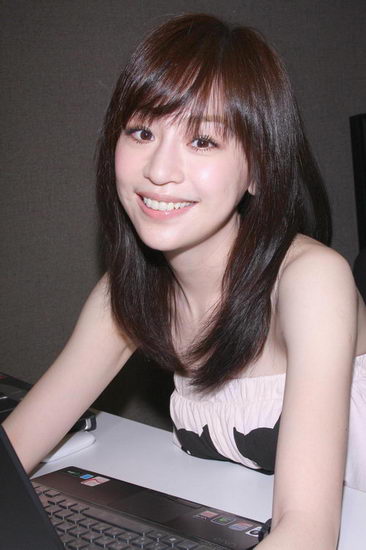 Taiwanese Celeb Singer Cyndi Wang Xin Ling 