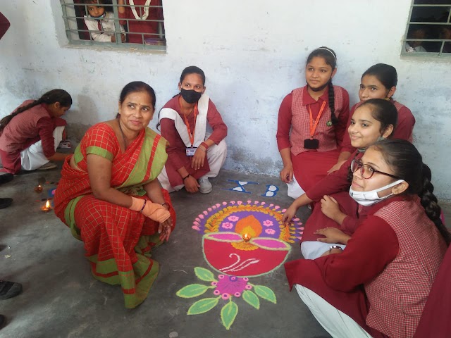 एस डी कन्या इंटर कॉलेज बिलासपुर में दीपावली के उपलक्ष पर कक्षा सज्जा के साथ-साथ रंगोली प्रतियोगिता का हुआ आयोजन