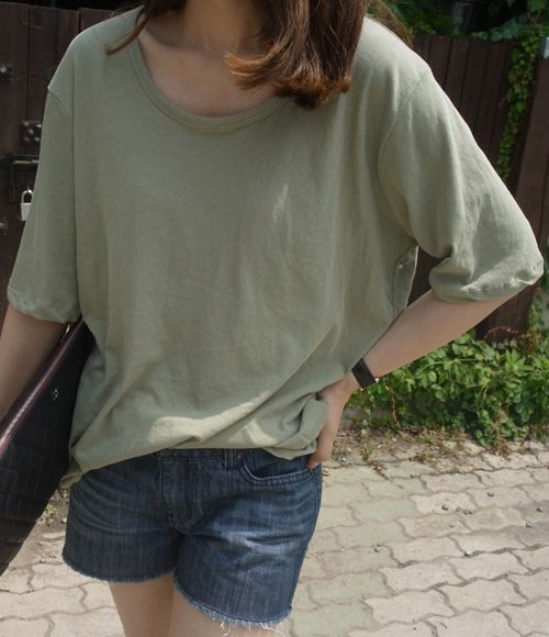 Simple Loose-fit T-Shirt