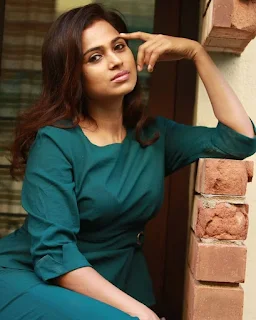 Ramya Pandian Latest Hot Beautiful Photoshoot HD images 