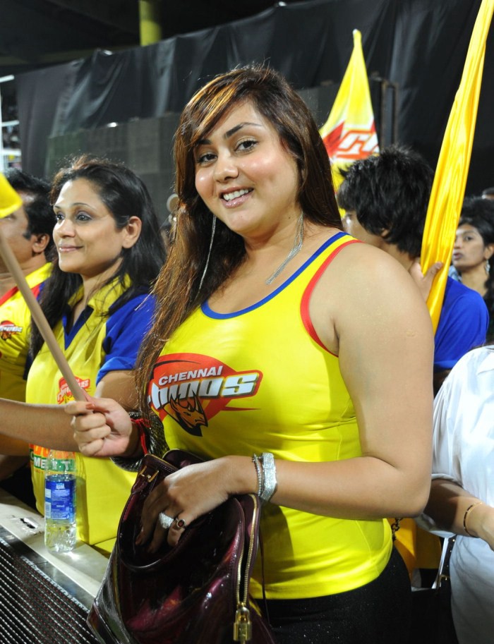 South Indian Actress, Namitha, Namitha in Yellow Top, Namitha from Ccl Matches, Namitha in Tight Jeans