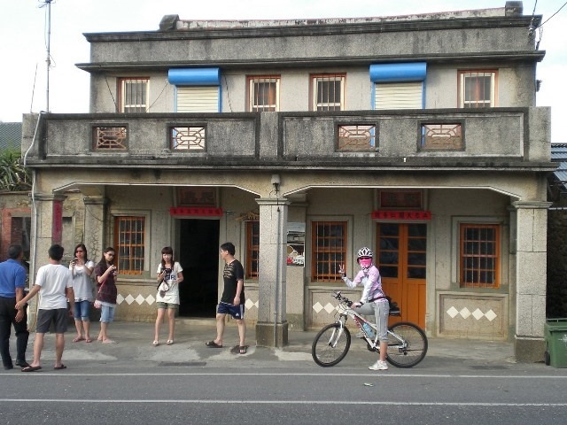 clip_image032