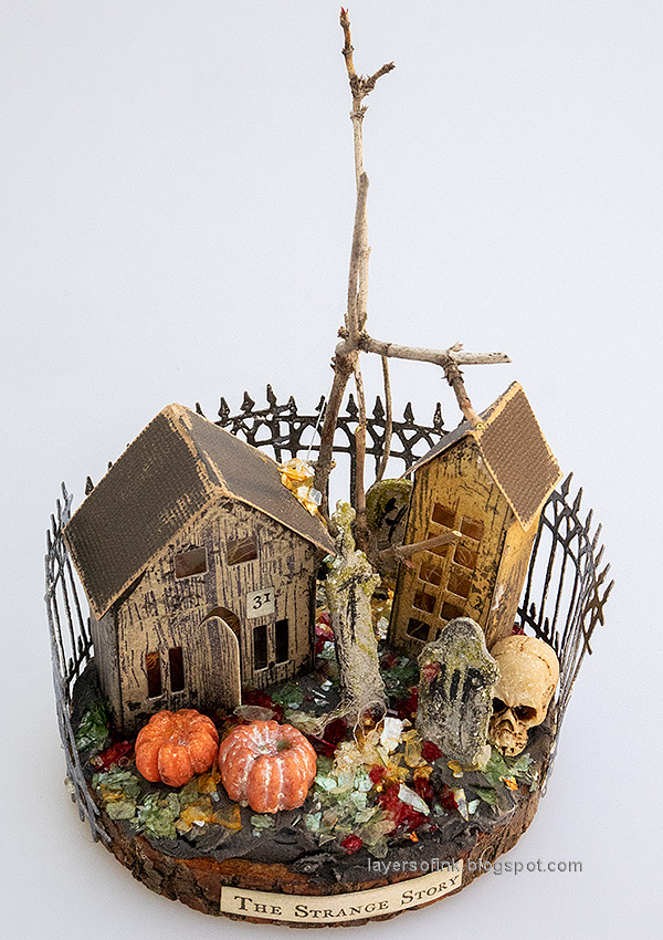 Layers of ink - Halloween Village Ornament Tutorial by Anna-Karin Evaldsson.