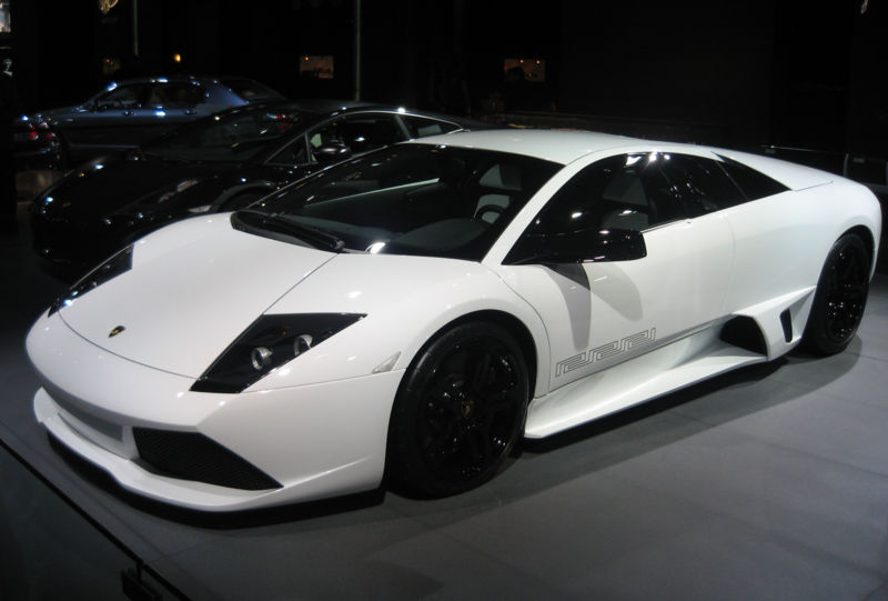 Lamborghini Murci lago LP640 Versace is a special edition version of the 