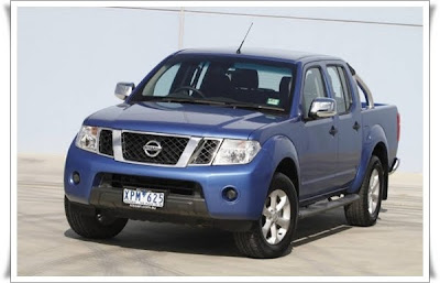 2010 nissan navara st x front angle view